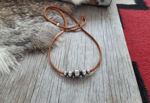 Navajo Style Pearl & Leather Choker ~ Adjustable ~ Soft High Quality Leather